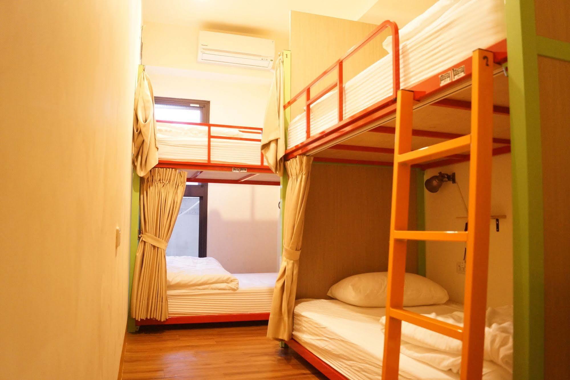 Trip Gg Hostel Гаосюн Экстерьер фото